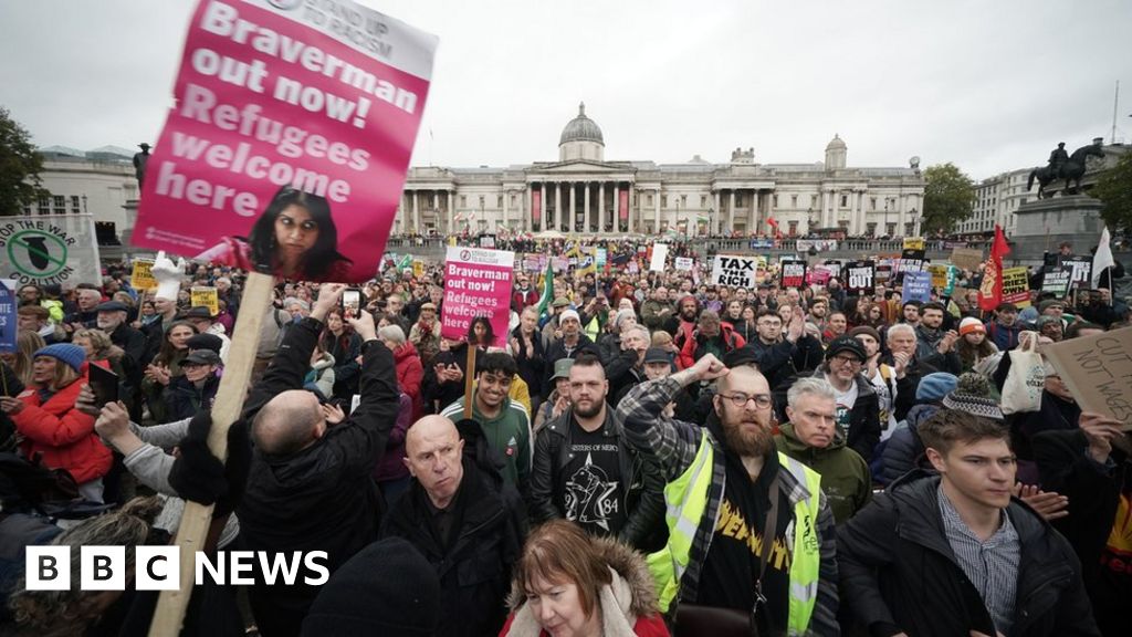 Thousands join London protest calling for general election